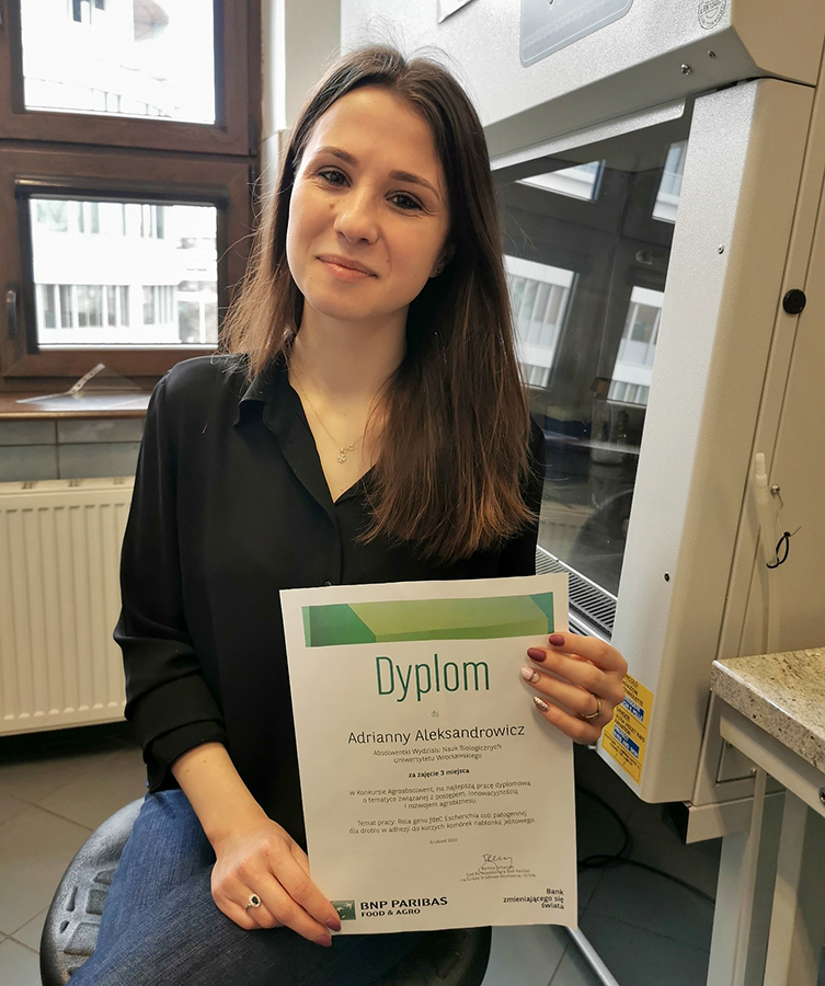 Adrianna Aleksandrowicz, obecnie doktorantka UPWr, z dyplomem za zajęcie 3 miejsca w konkursie Agroabsolwent na najlepsze prace magisterskie
