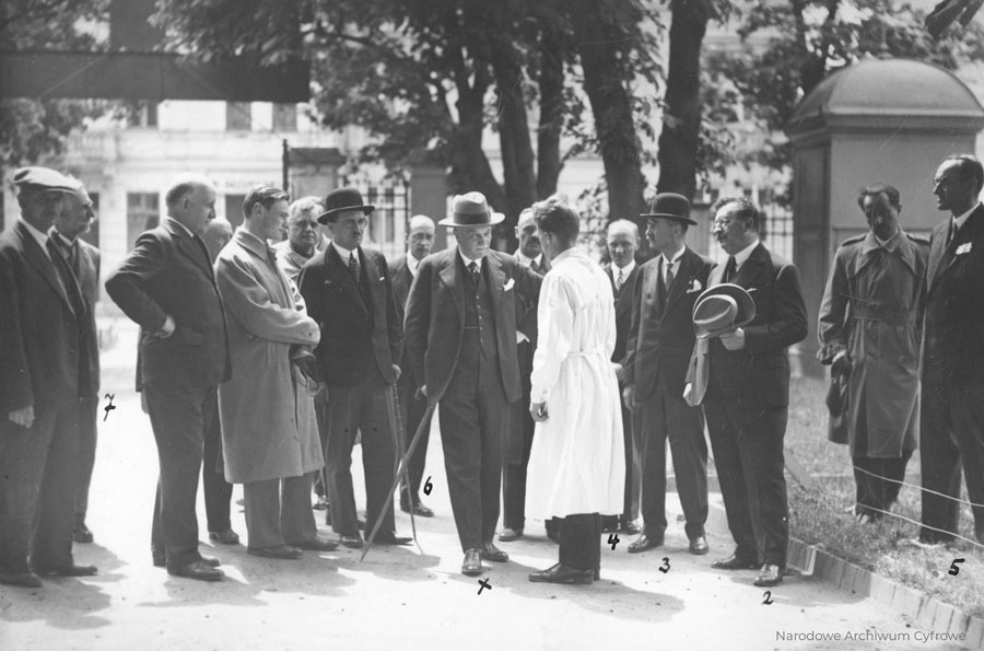 wizyta-ministra-rolnictwa-leona-janty-polczynskiego-w-akademii-medycyny-weterynaryjnej-we-lwowie-1931---olbrycht-5.jpg