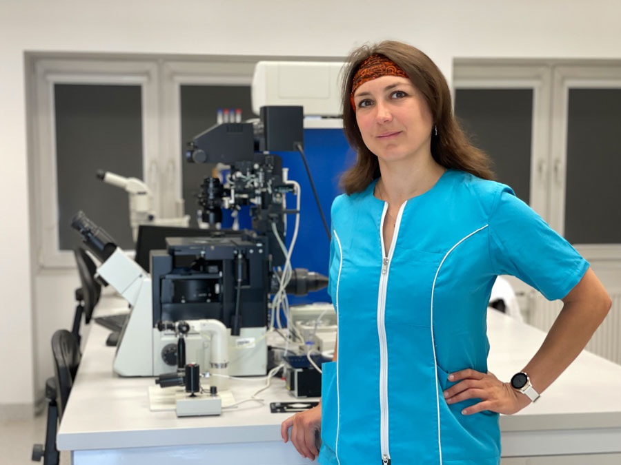 dr Sylwia Prochowska w laboratorium