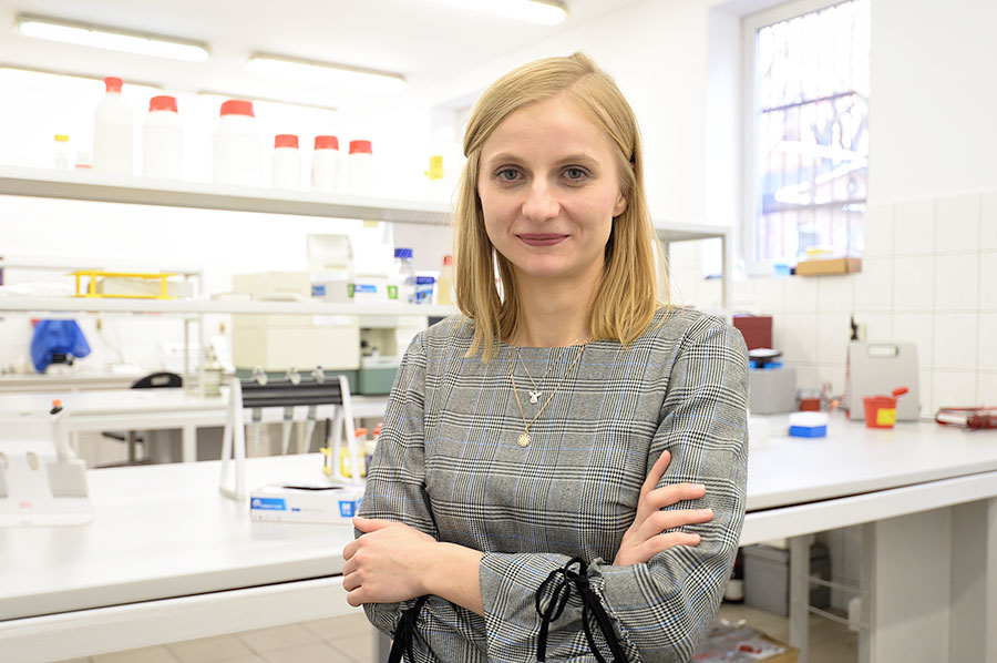 dr Katarzyna Kornicka-Garbowska w laboratorium