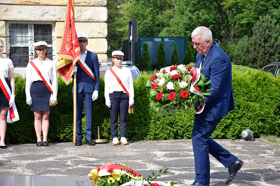 Rektor Uniwersytetu Przyrodniczego we Wrocławiu prof. Jarosław Bosy złożył hołd zamordowanym profesorom lwowskim