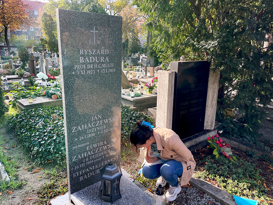 Prof. Ryszard Badura pochowany jest na cmentarzu przy Bujwida, nekropolii zasłużonych wrocławian