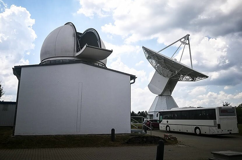 Teleskop laserowy oraz antena do obserwacji pozagalaktycznych kwazarów 